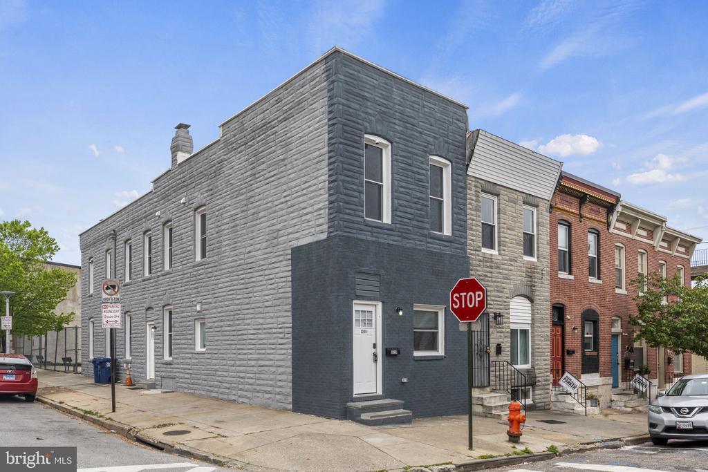 3209 E Pratt St