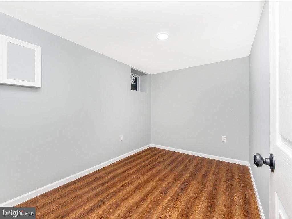 128 N Monastery Ave