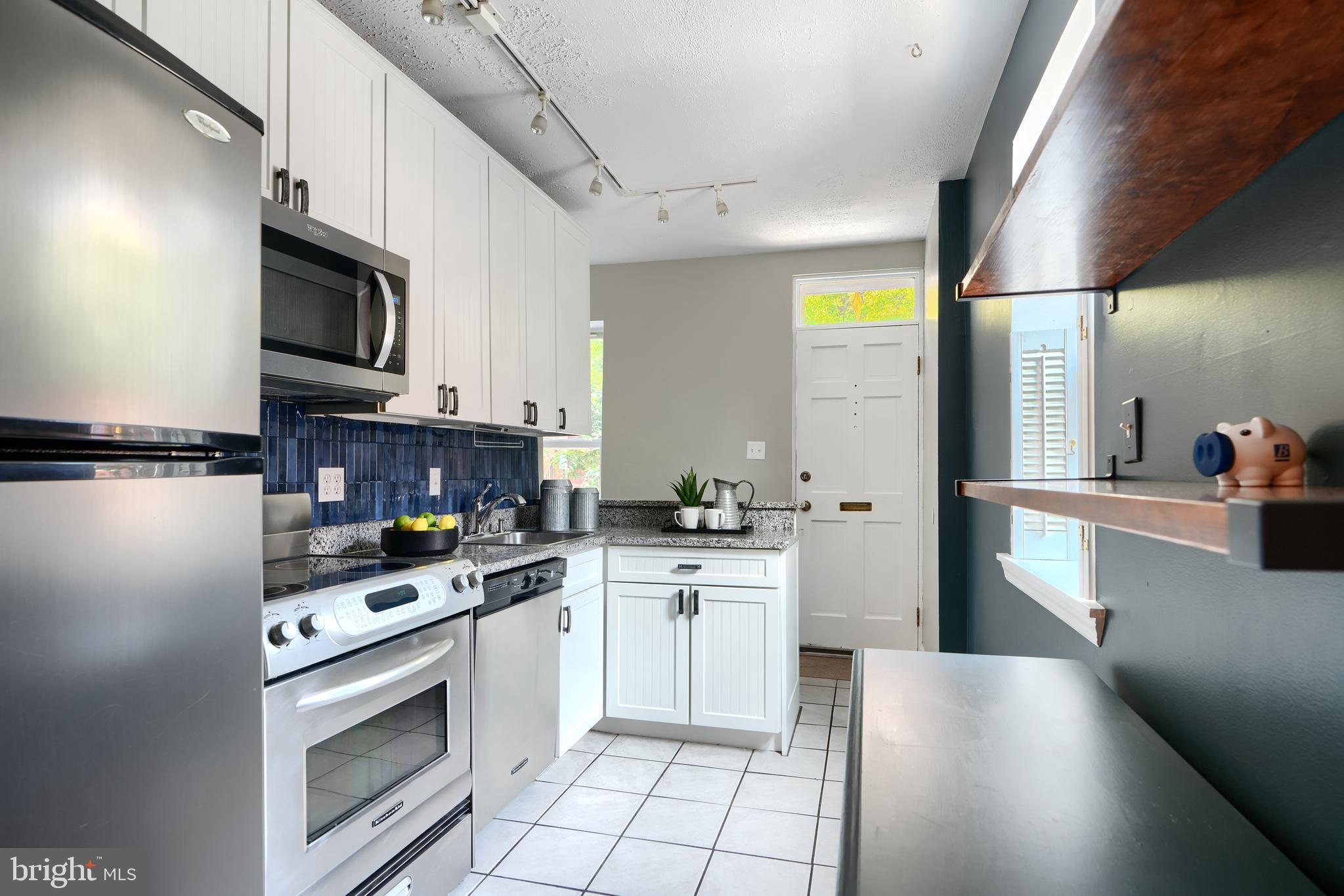 1142 RIVERSIDE AVENUE