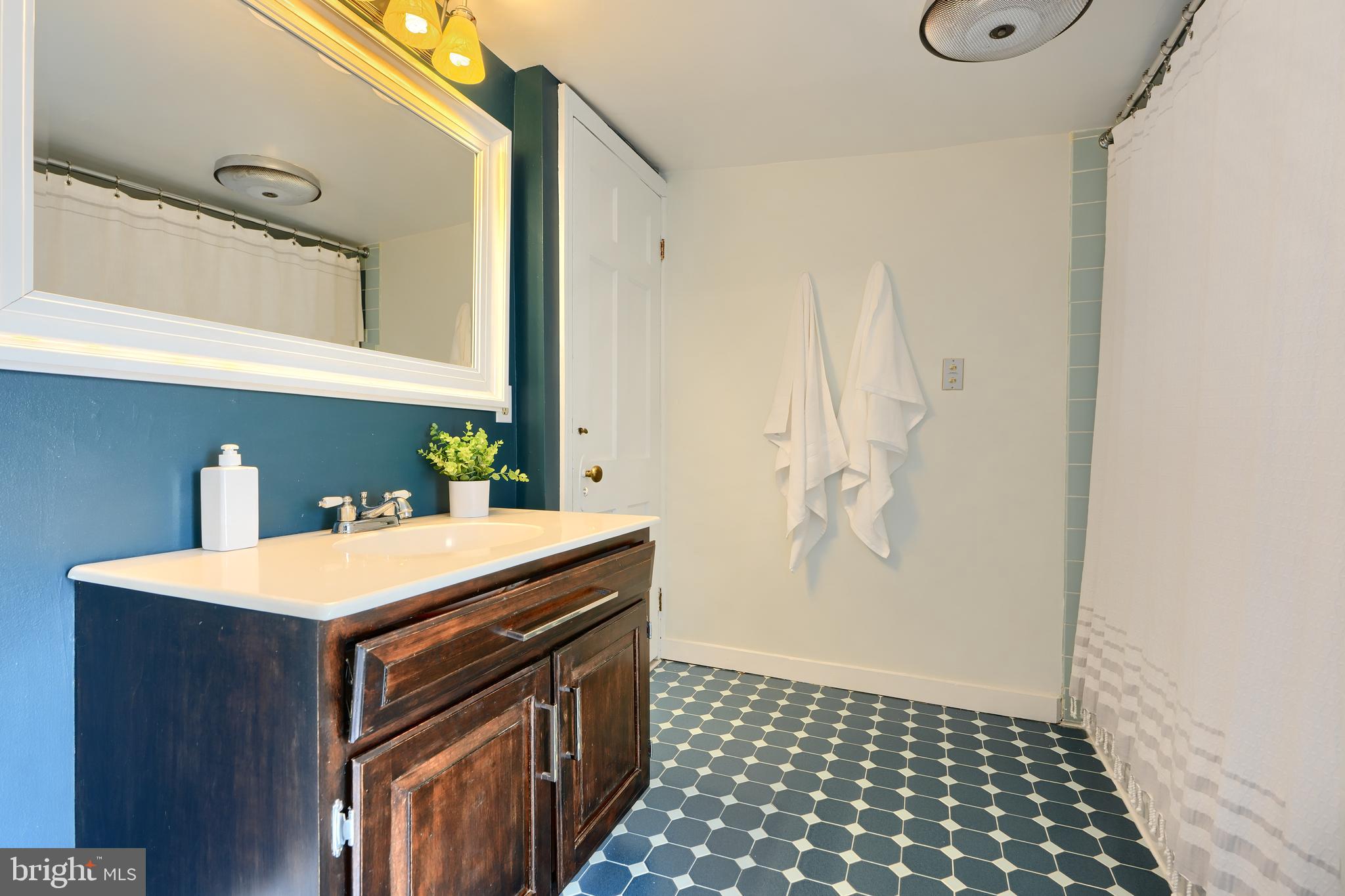 1142 RIVERSIDE AVENUE