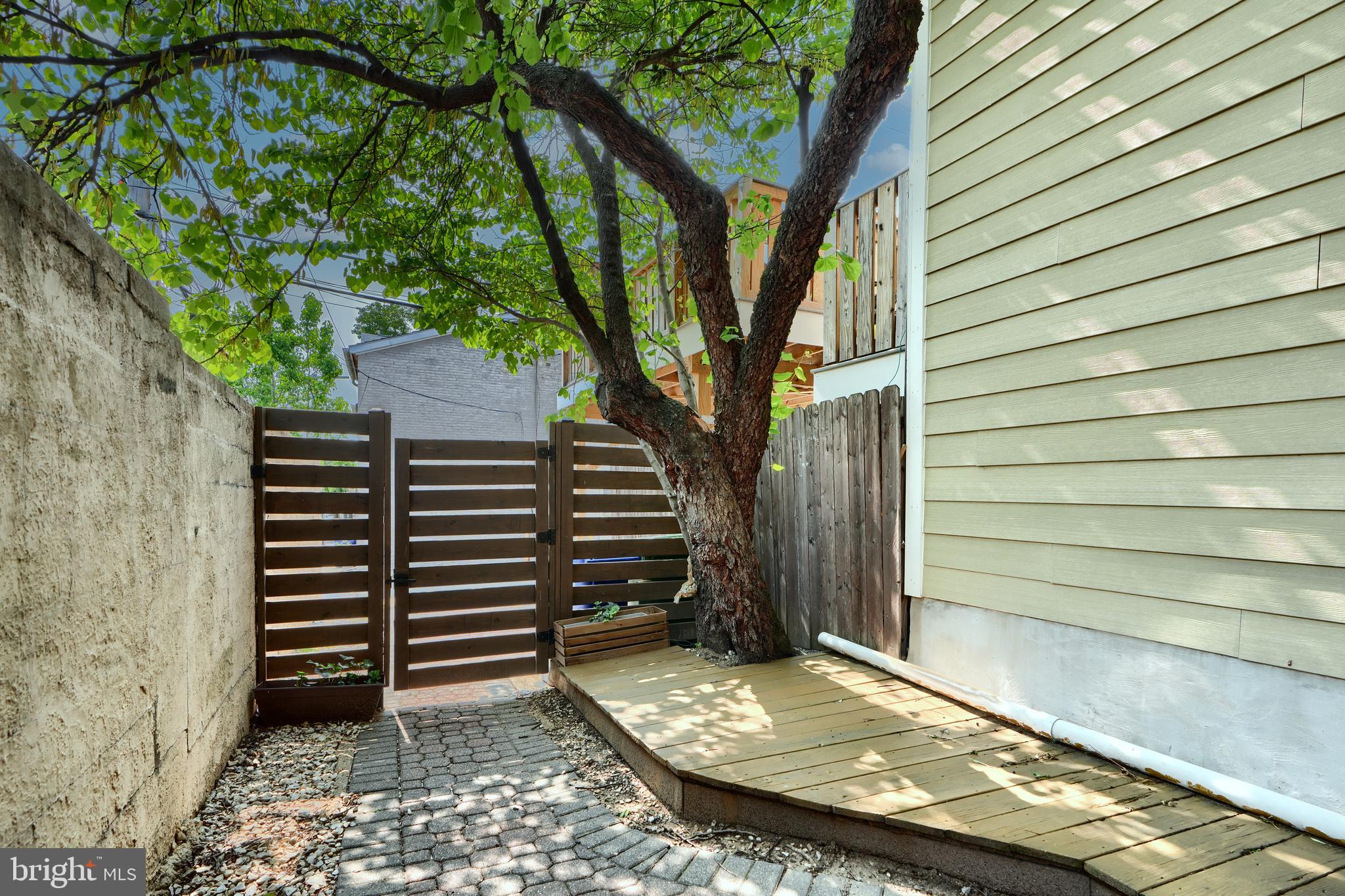 1142 RIVERSIDE AVENUE