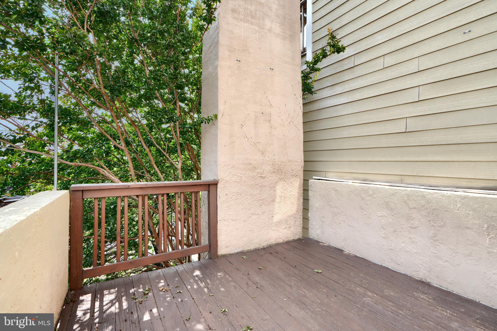 1142 RIVERSIDE AVENUE