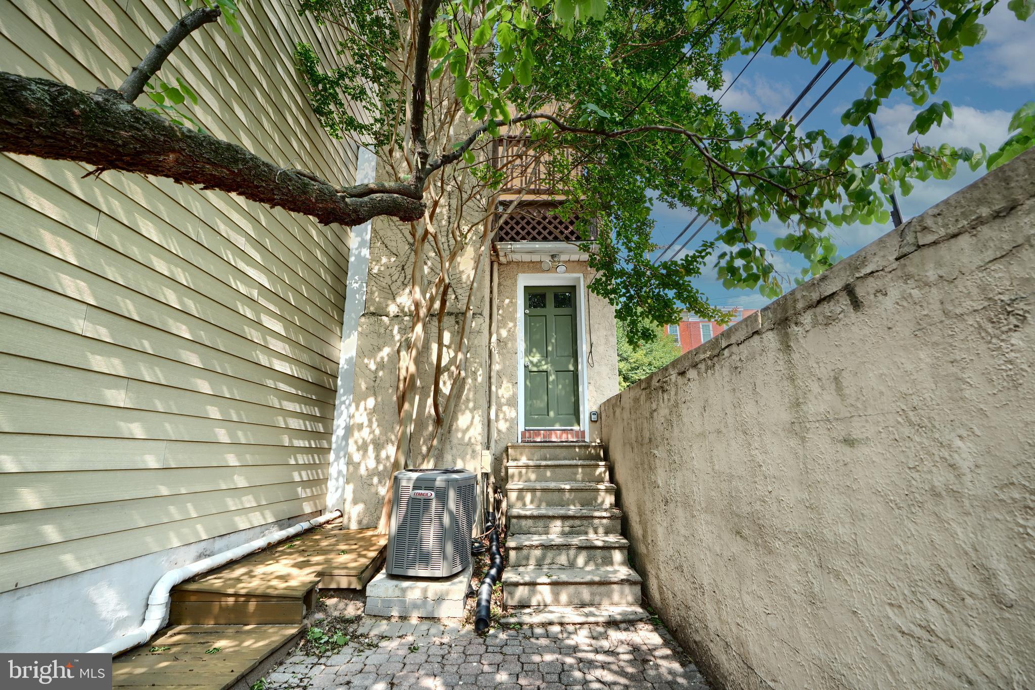 1142 RIVERSIDE AVENUE