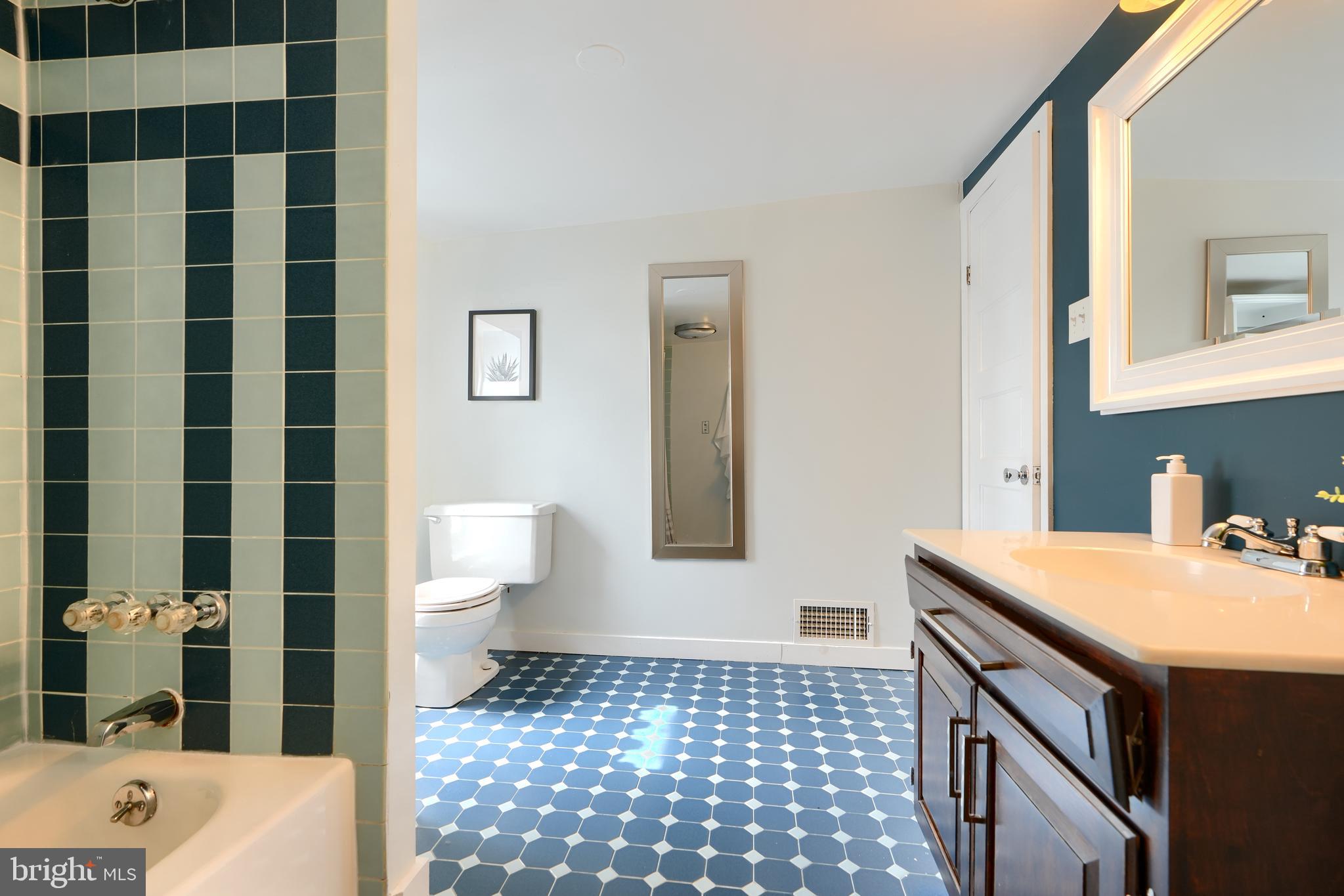 1142 RIVERSIDE AVENUE