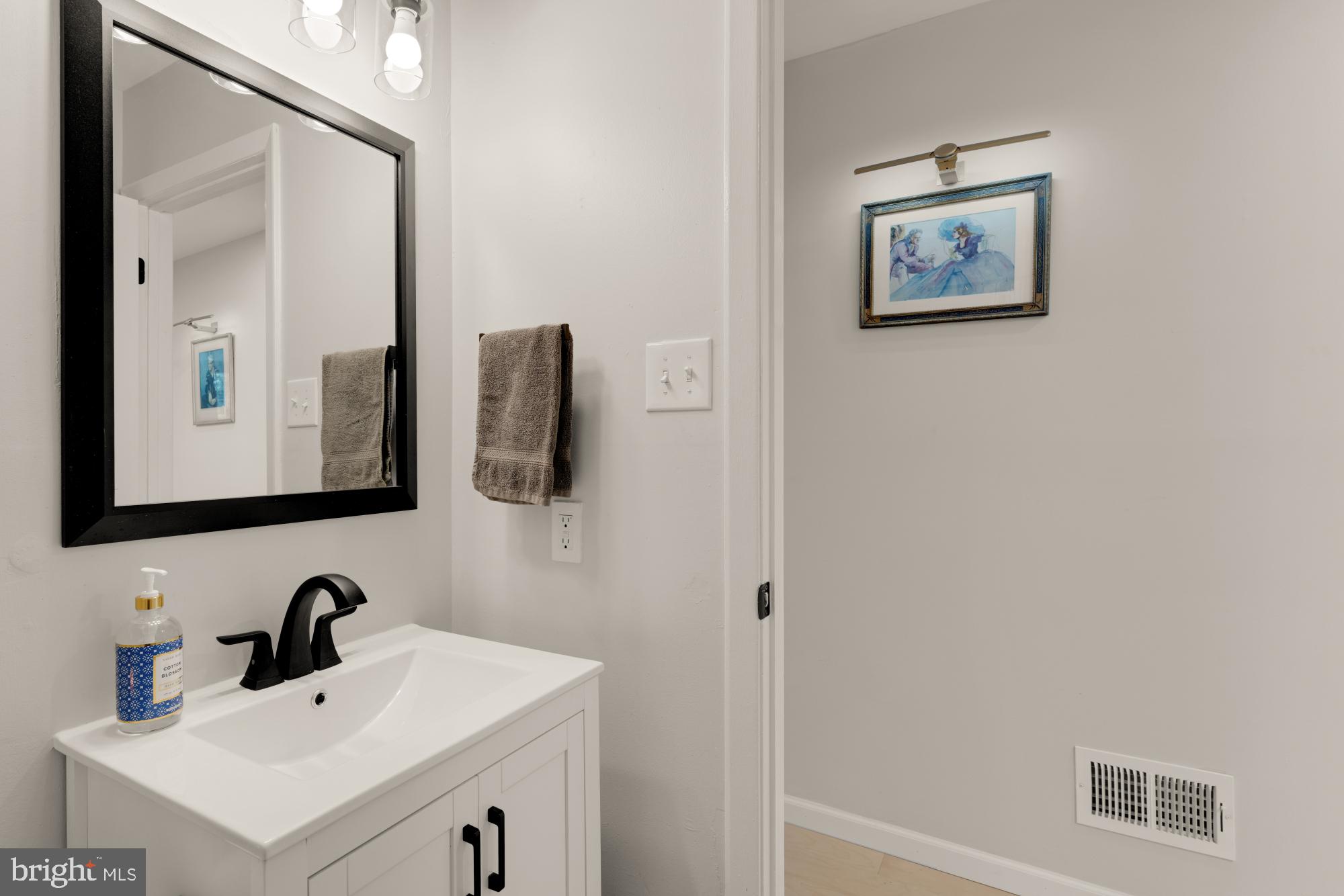 1037 S HANOVER STREET