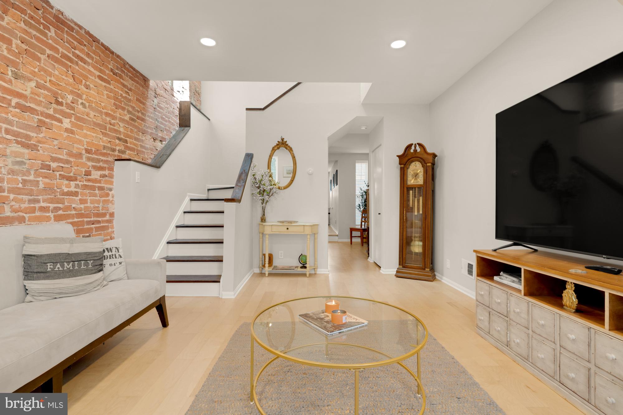 1037 S HANOVER STREET