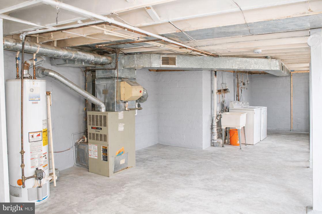 2609 LAURETTA AVENUE