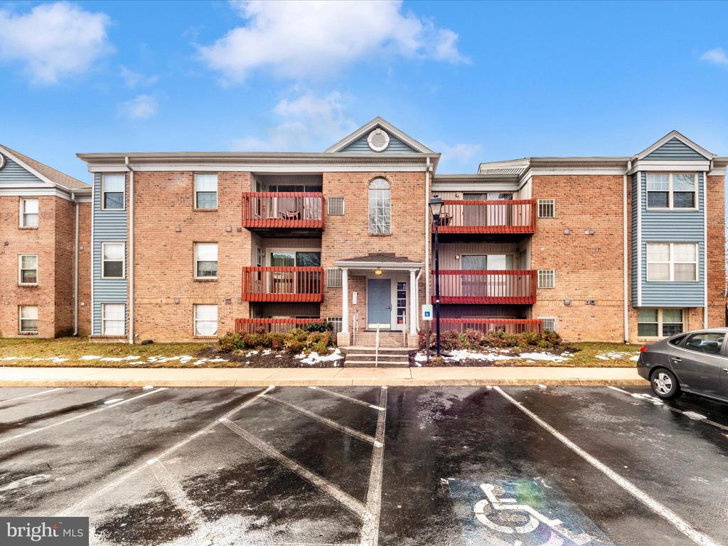 10 Cloverwood #203