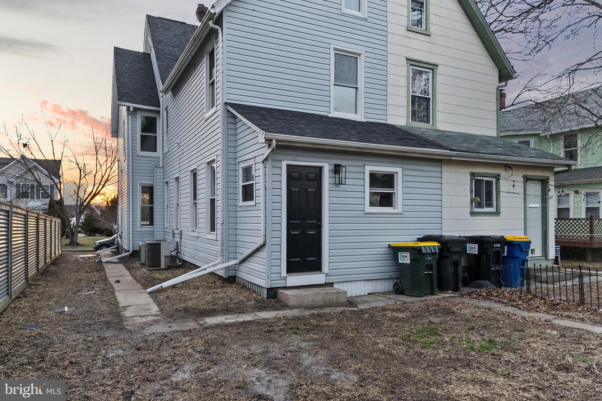 624 FRONT STREET
