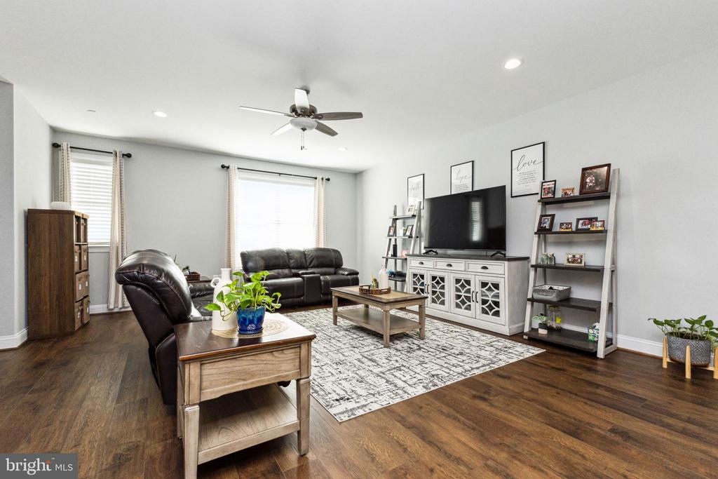 1012 Rye Dr