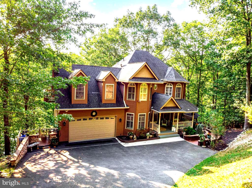 10596 Lakeridge Pl