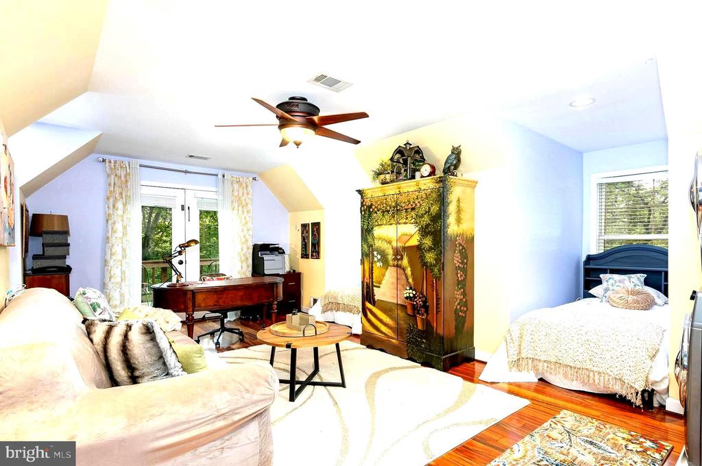 10596 Lakeridge Pl