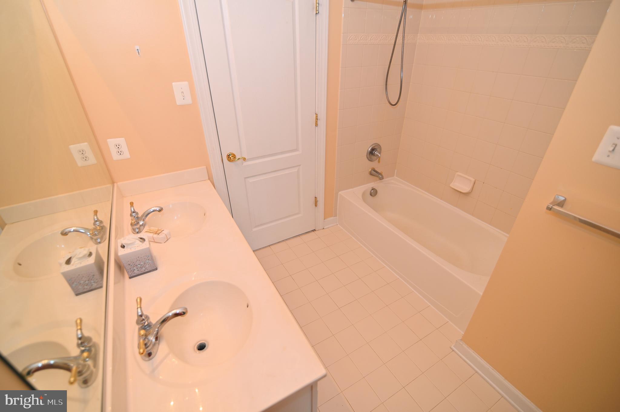 2609 Sunshine Ct