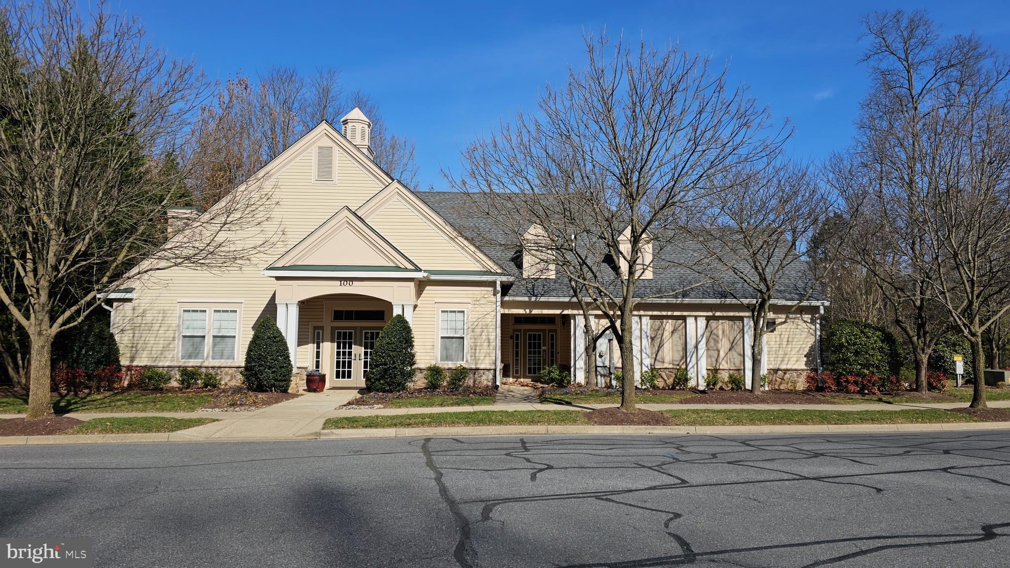 310 High Gables Dr #204