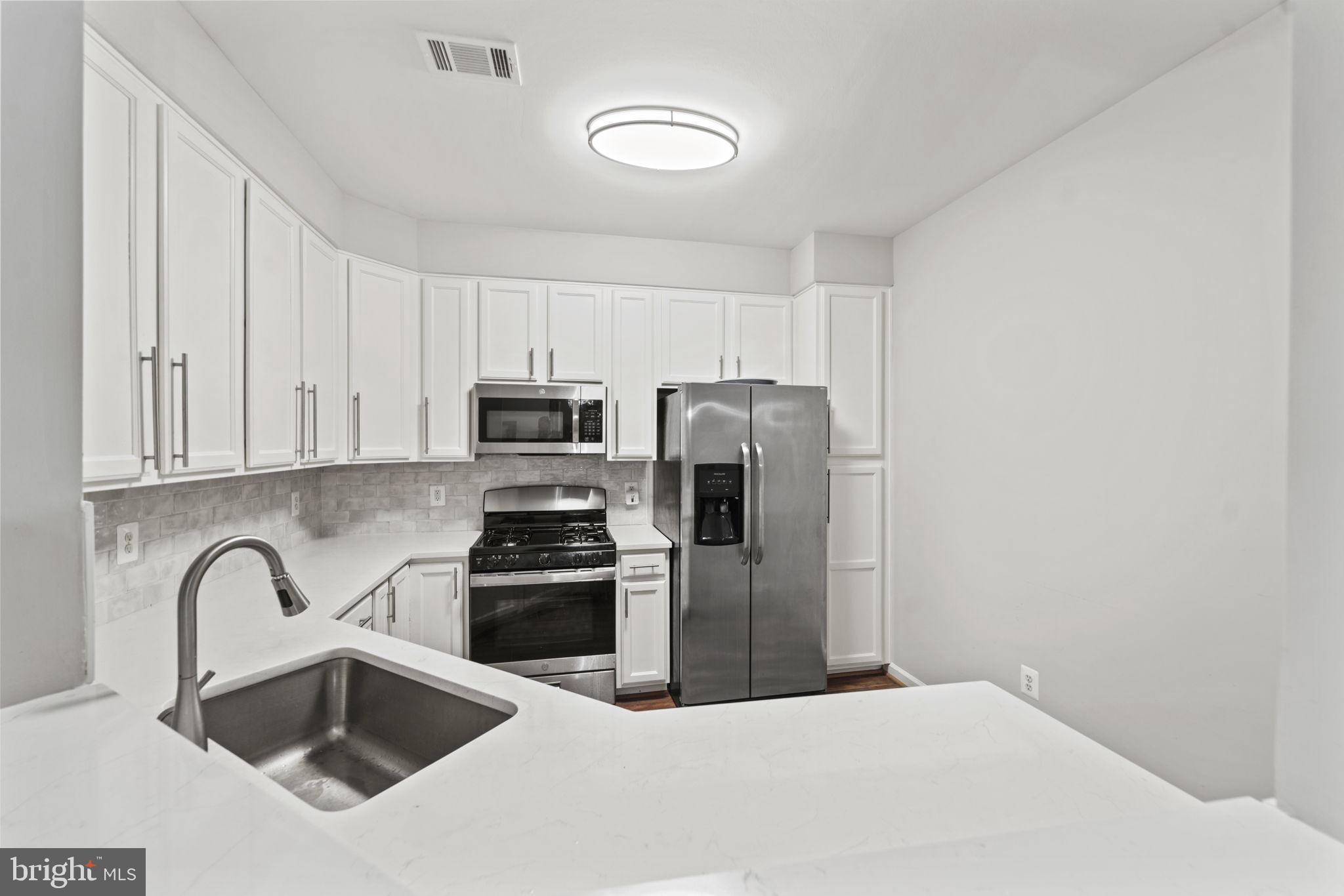 310 High Gables Dr #204