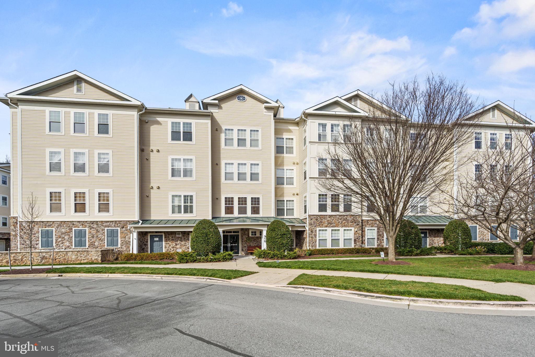 310 High Gables Dr #204