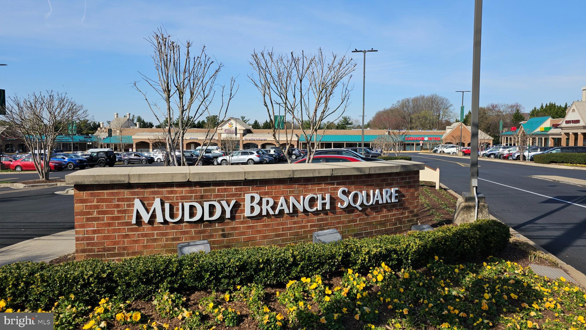 310 High Gables Dr #204