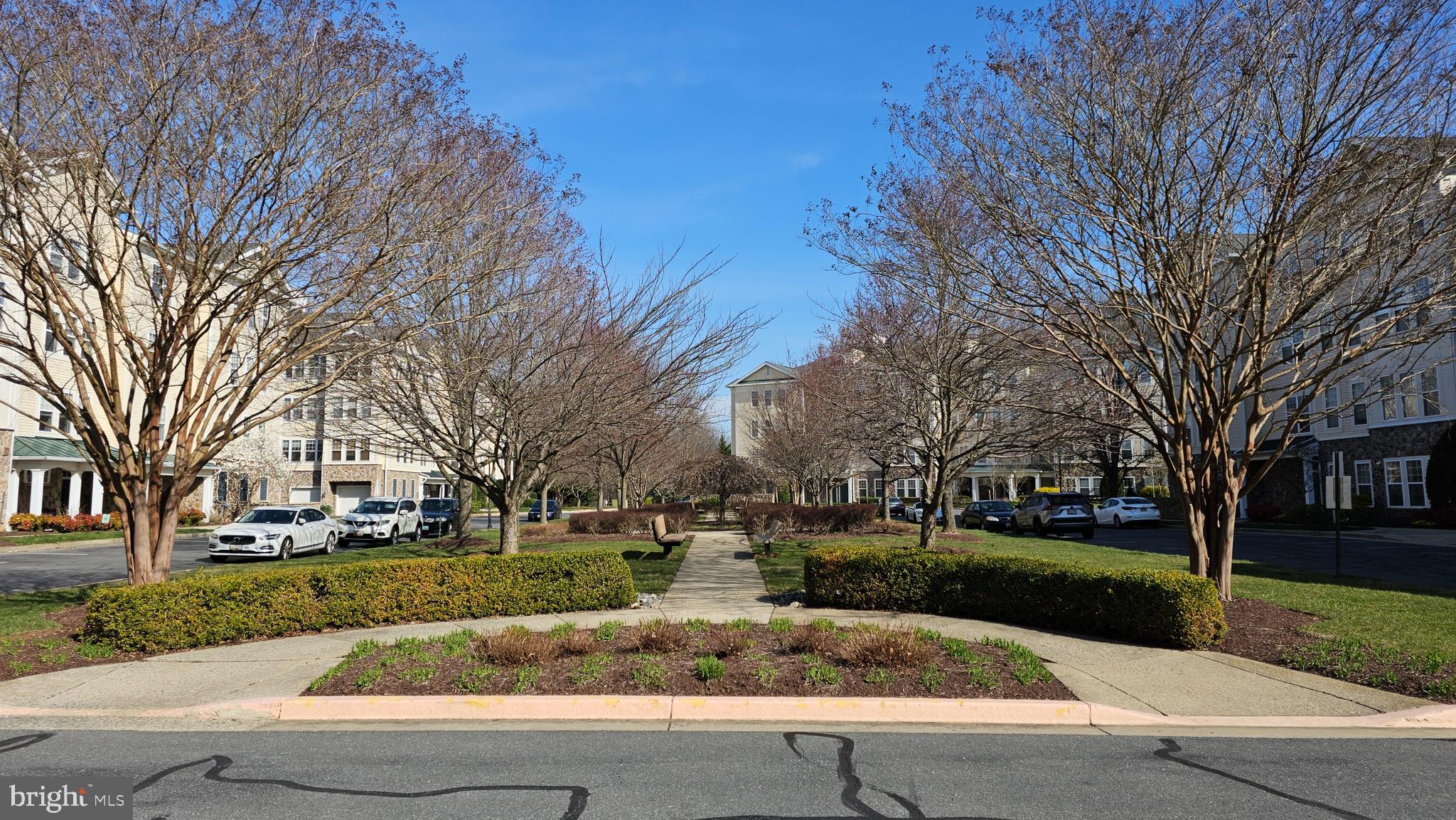 310 High Gables Dr #204