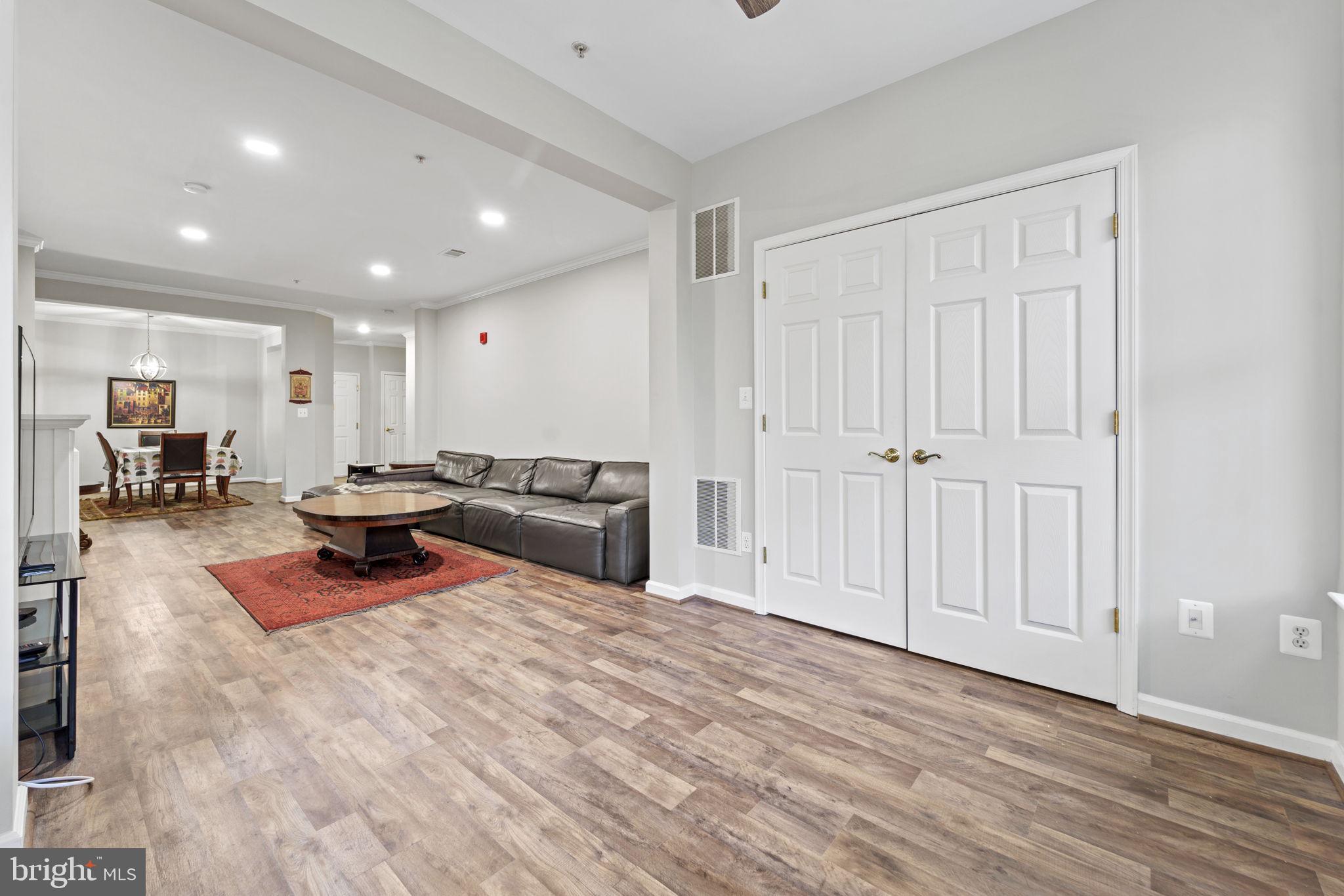 310 High Gables Dr #204