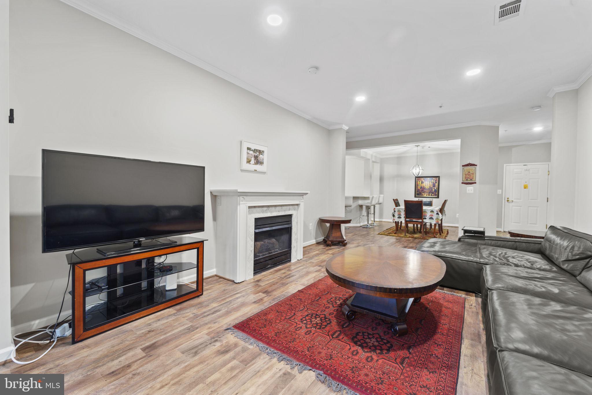 310 High Gables Dr #204