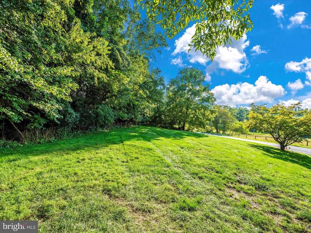 24007 Stringtown Rd