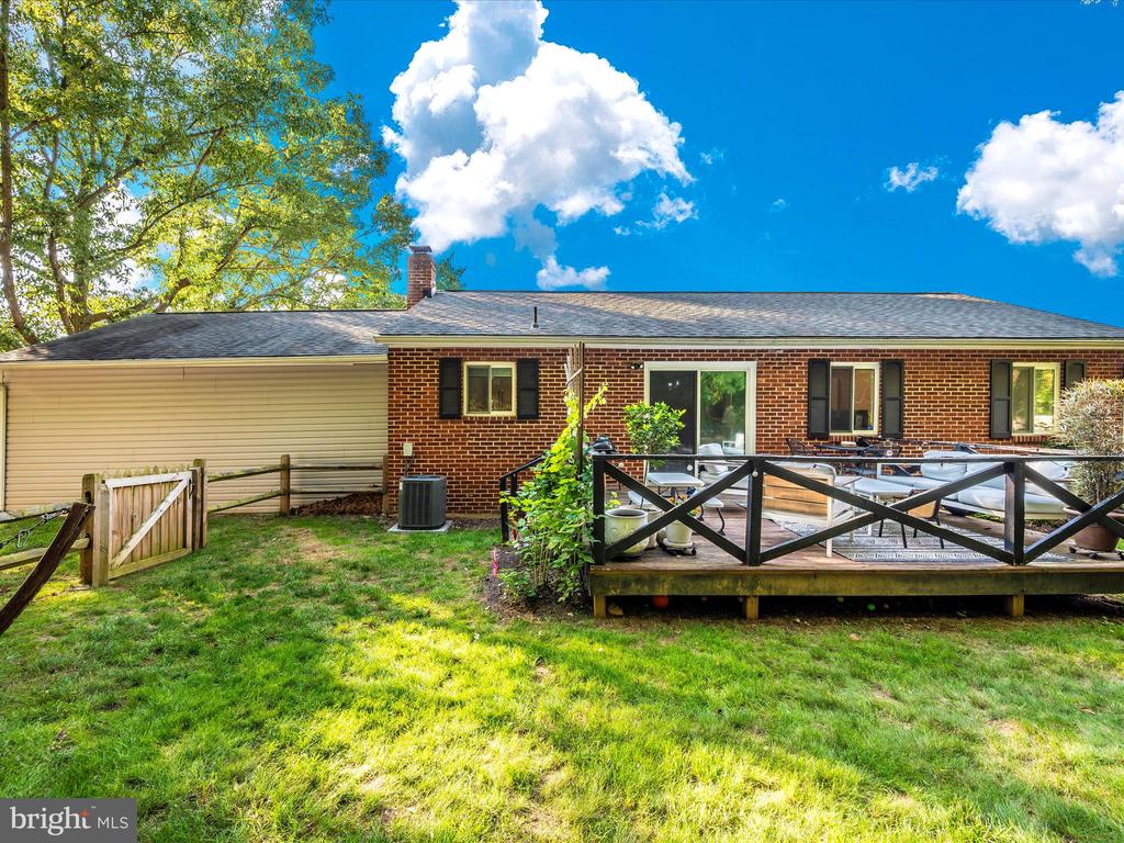 24007 Stringtown Rd