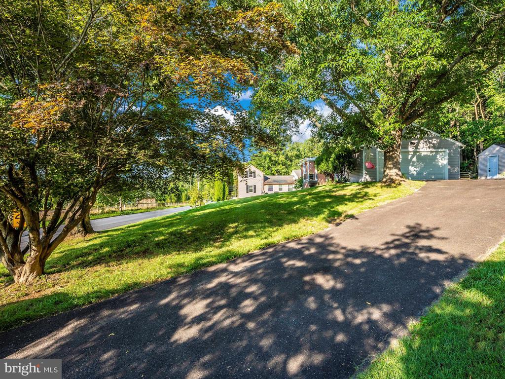 24007 Stringtown Rd