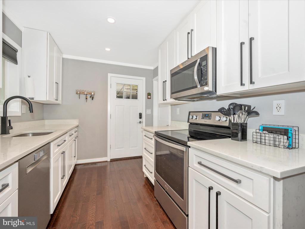 24007 Stringtown Rd