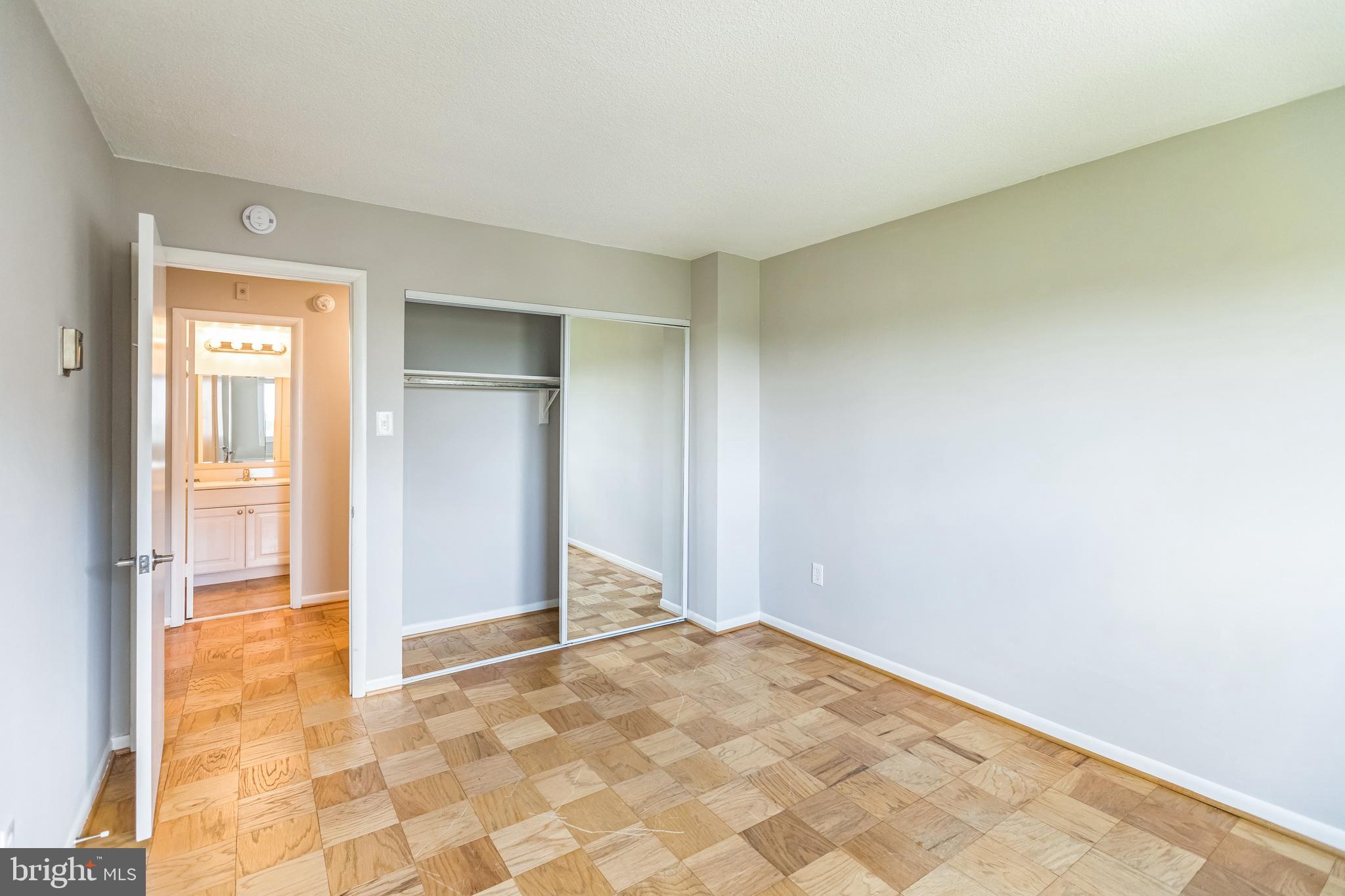 1121 University Blvd W #915-B