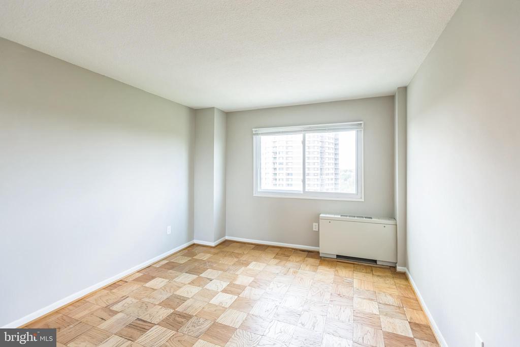 1121 University Blvd W #915-B