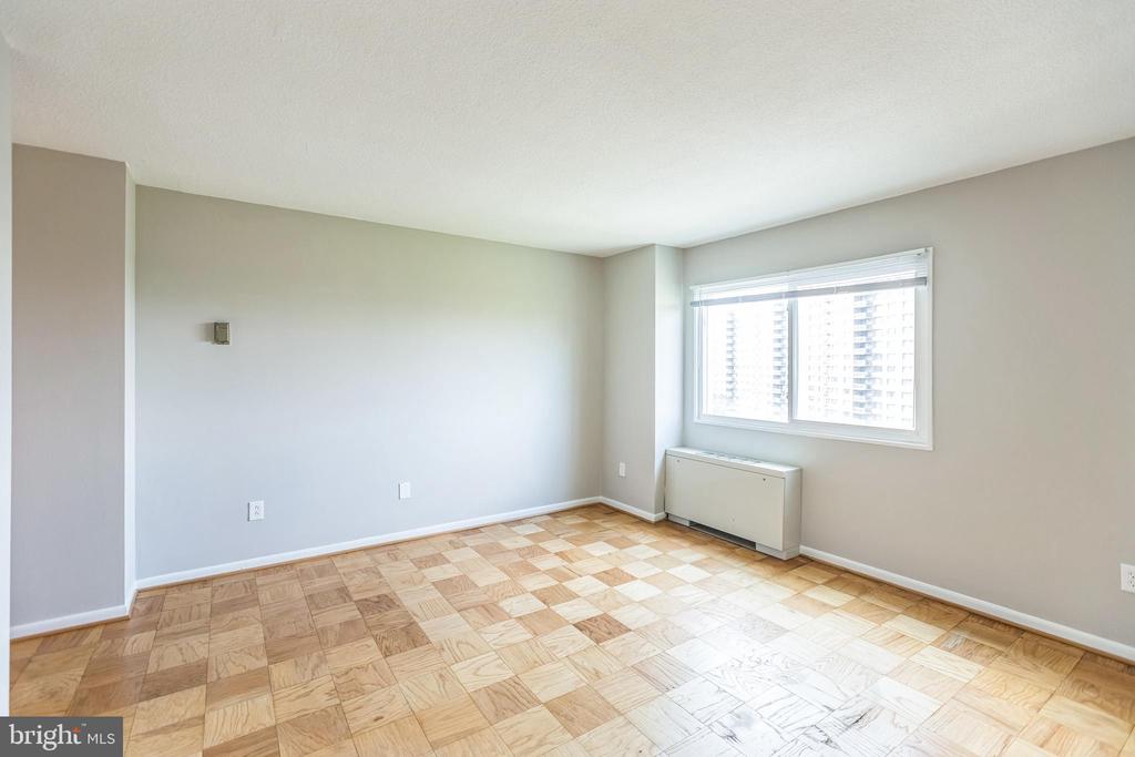 1121 University Blvd W #915-B