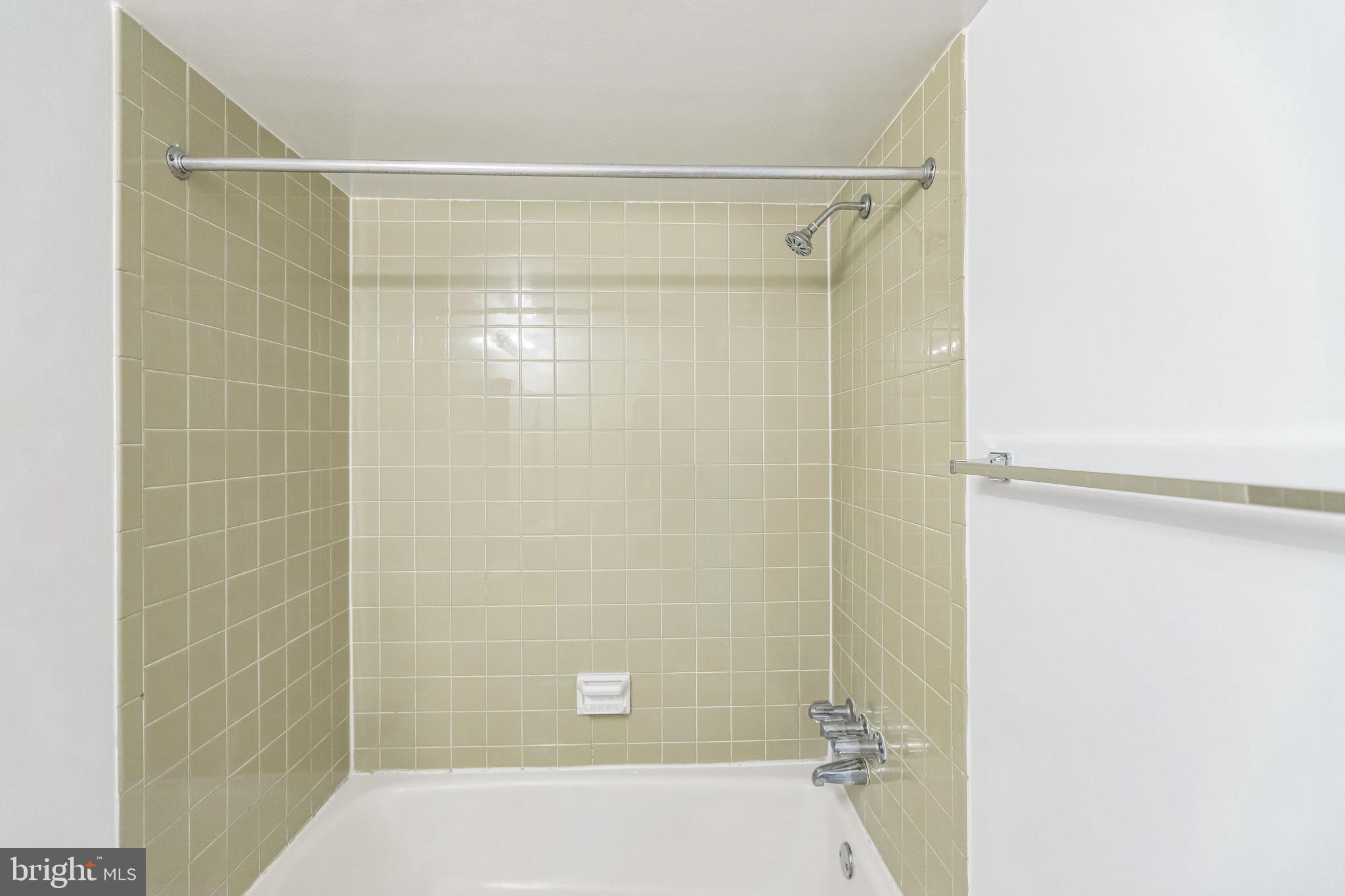 1121 University Blvd W #915-B