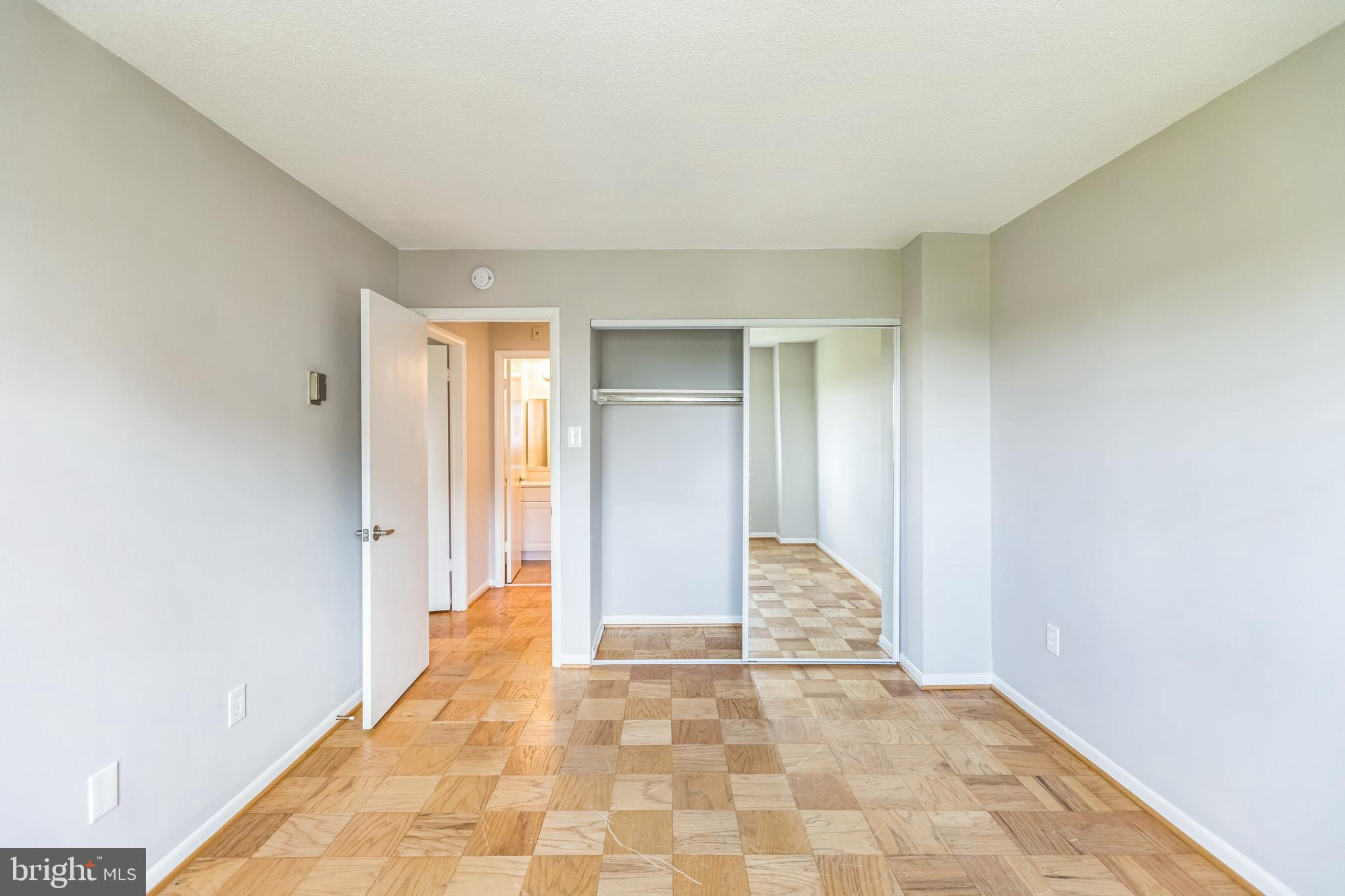 1121 University Blvd W #915-B