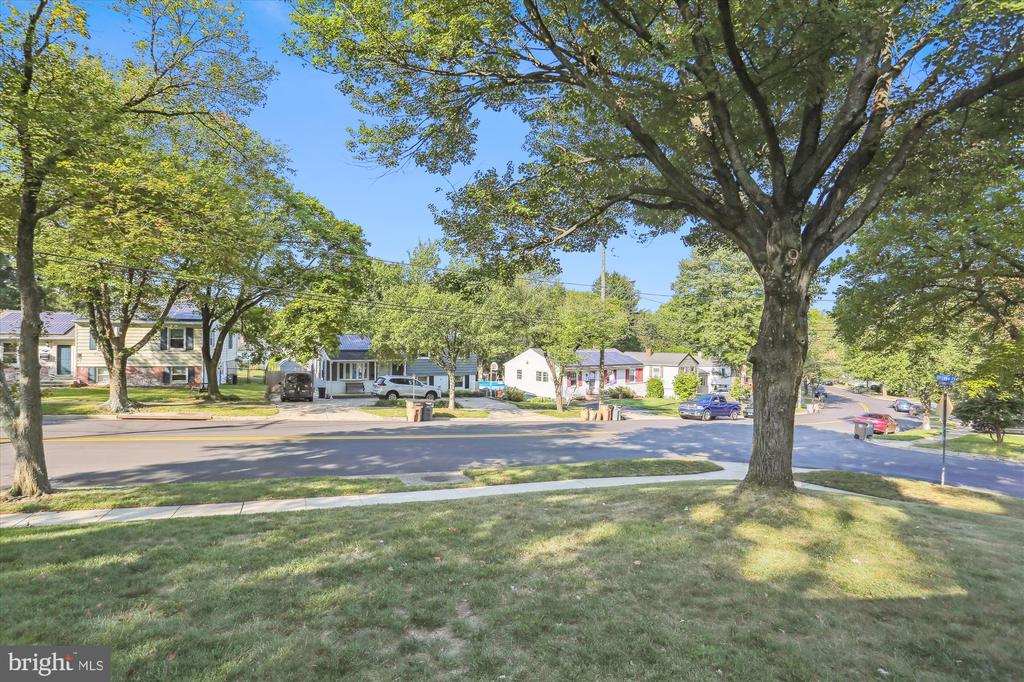 625 Edmonston Dr