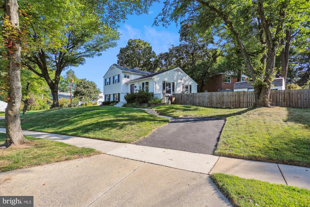 625 Edmonston Dr