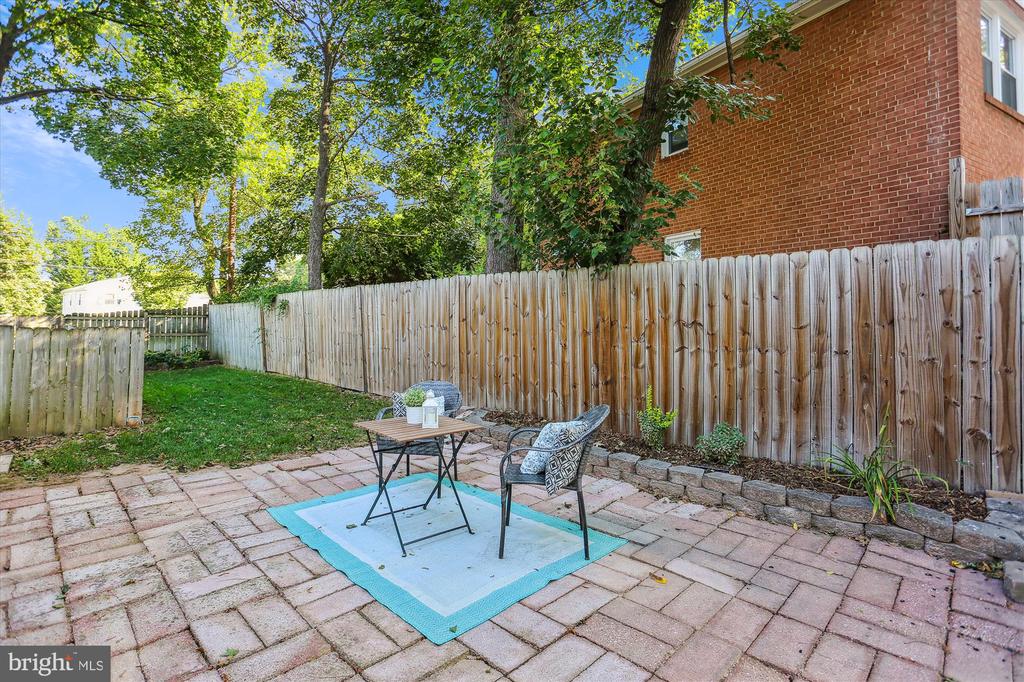625 Edmonston Dr