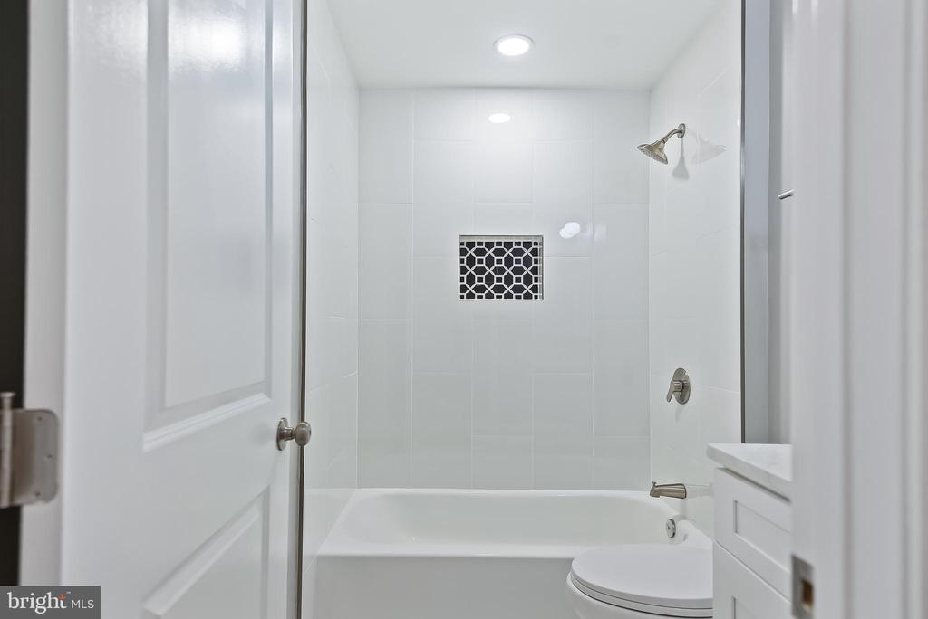 823 Malibu Dr