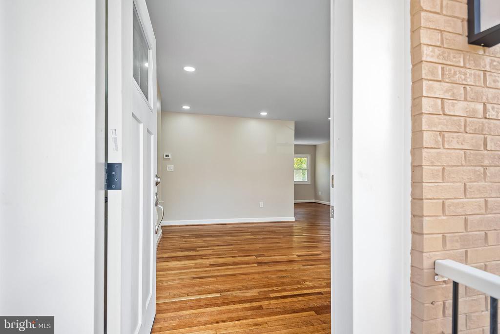 823 Malibu Dr