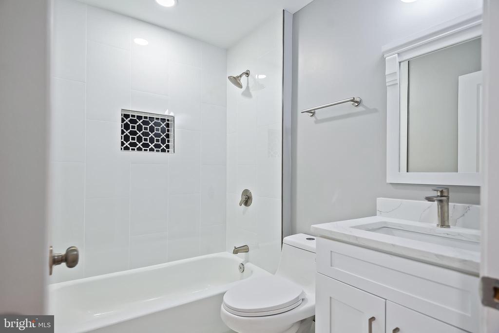 823 Malibu Dr