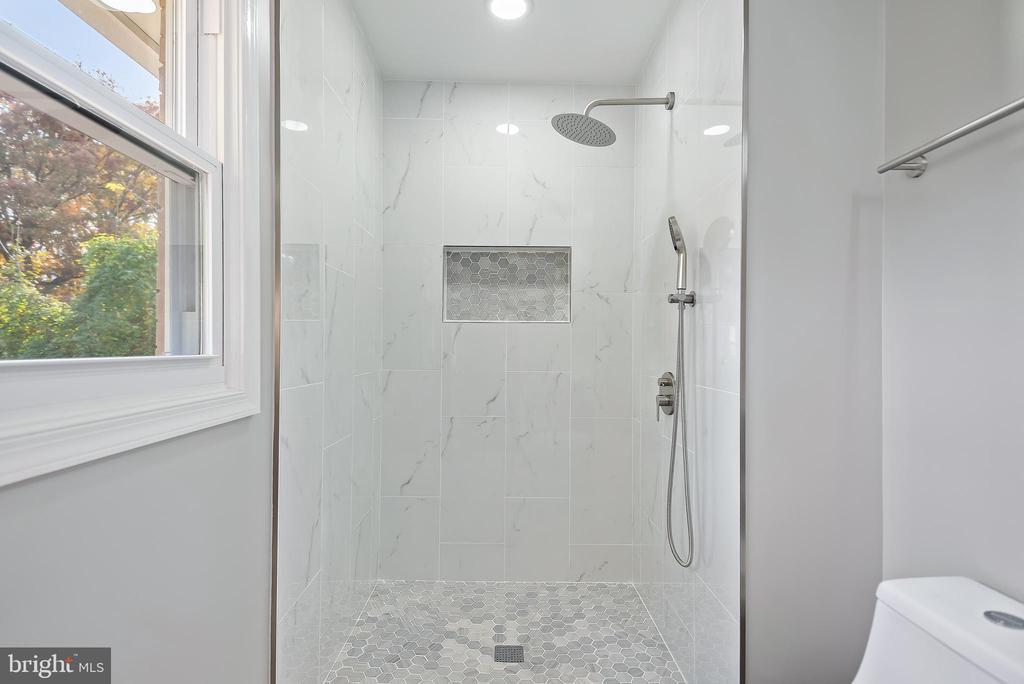 823 Malibu Dr