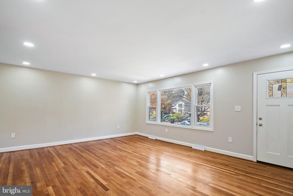 823 Malibu Dr