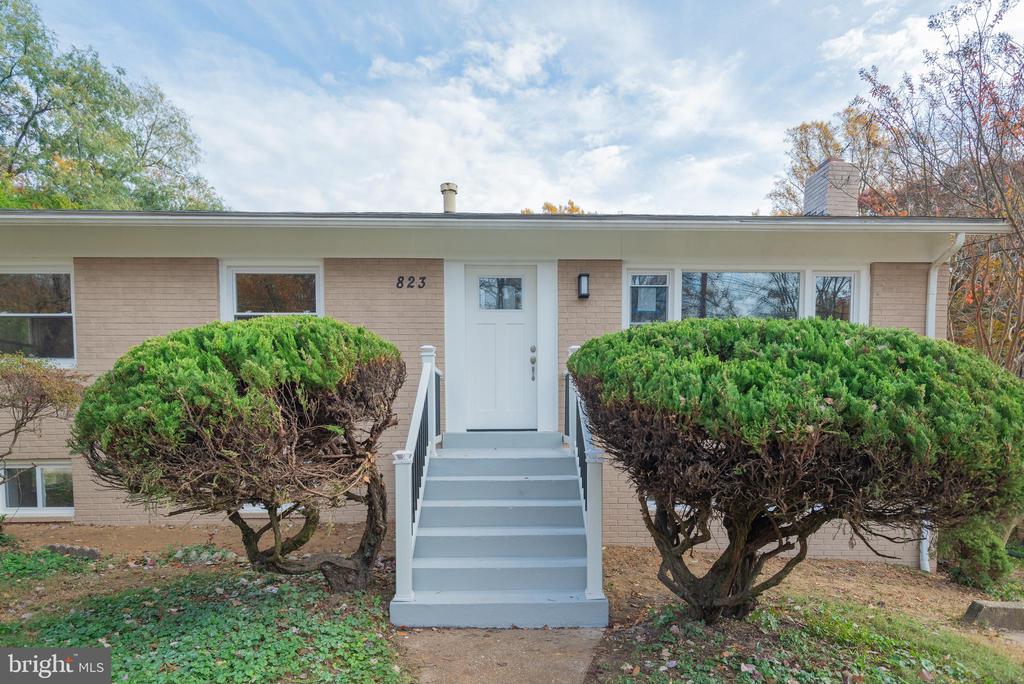 823 Malibu Dr