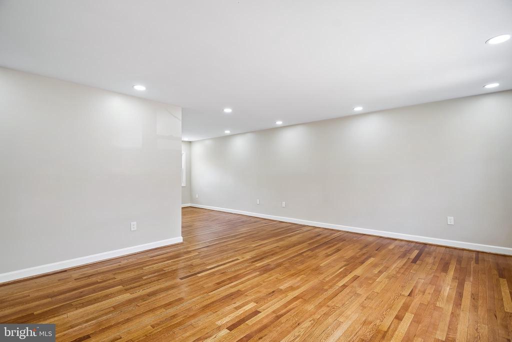 823 Malibu Dr
