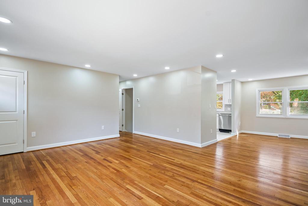 823 Malibu Dr