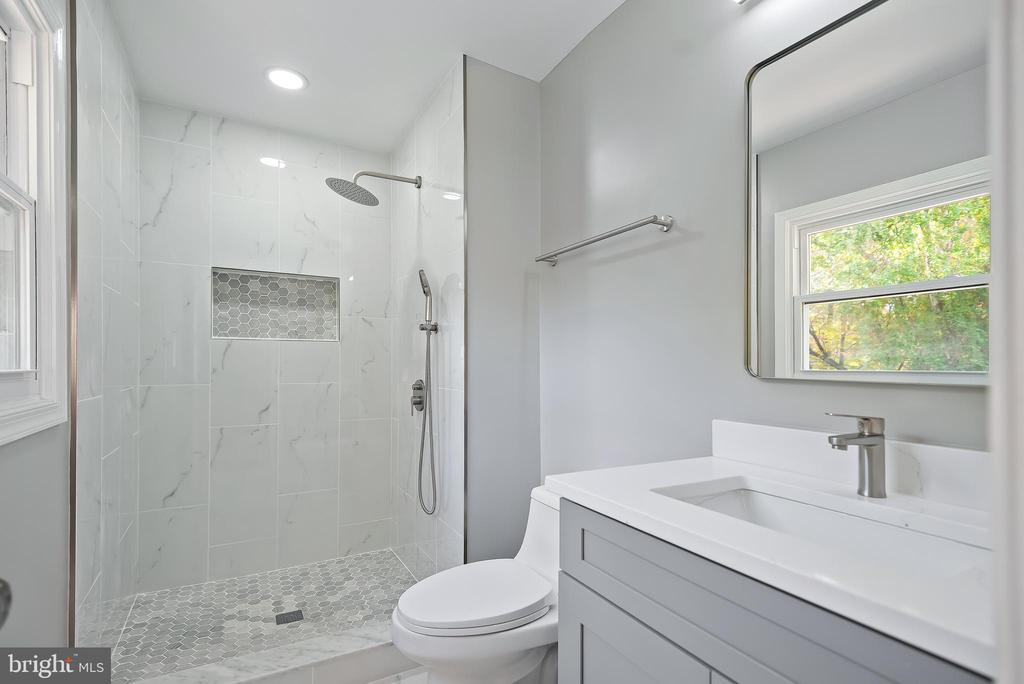 823 Malibu Dr