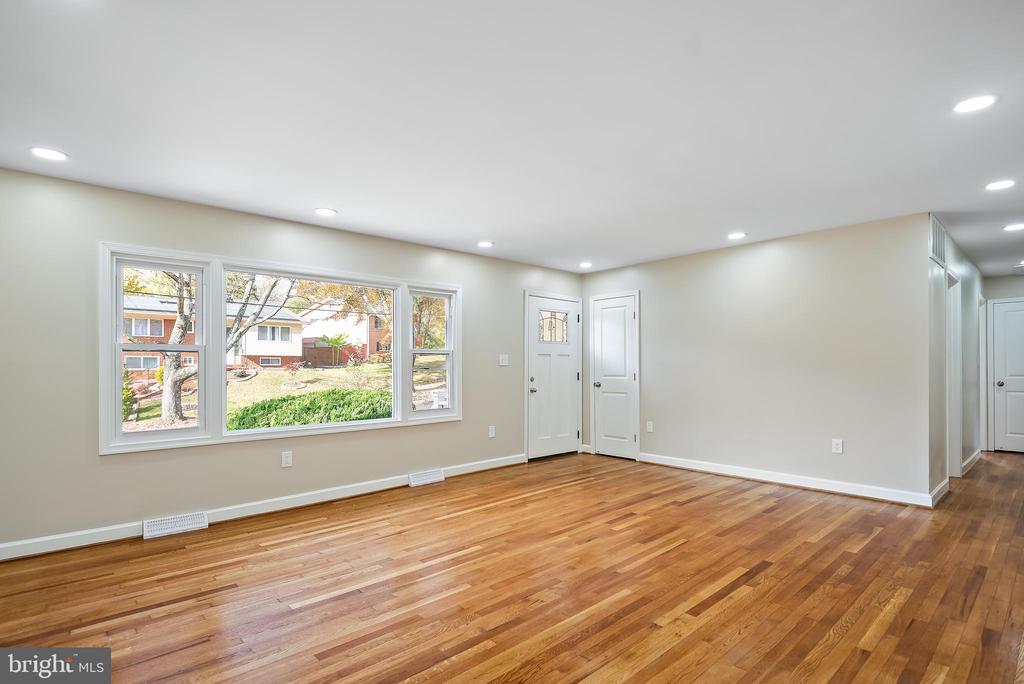 823 Malibu Dr
