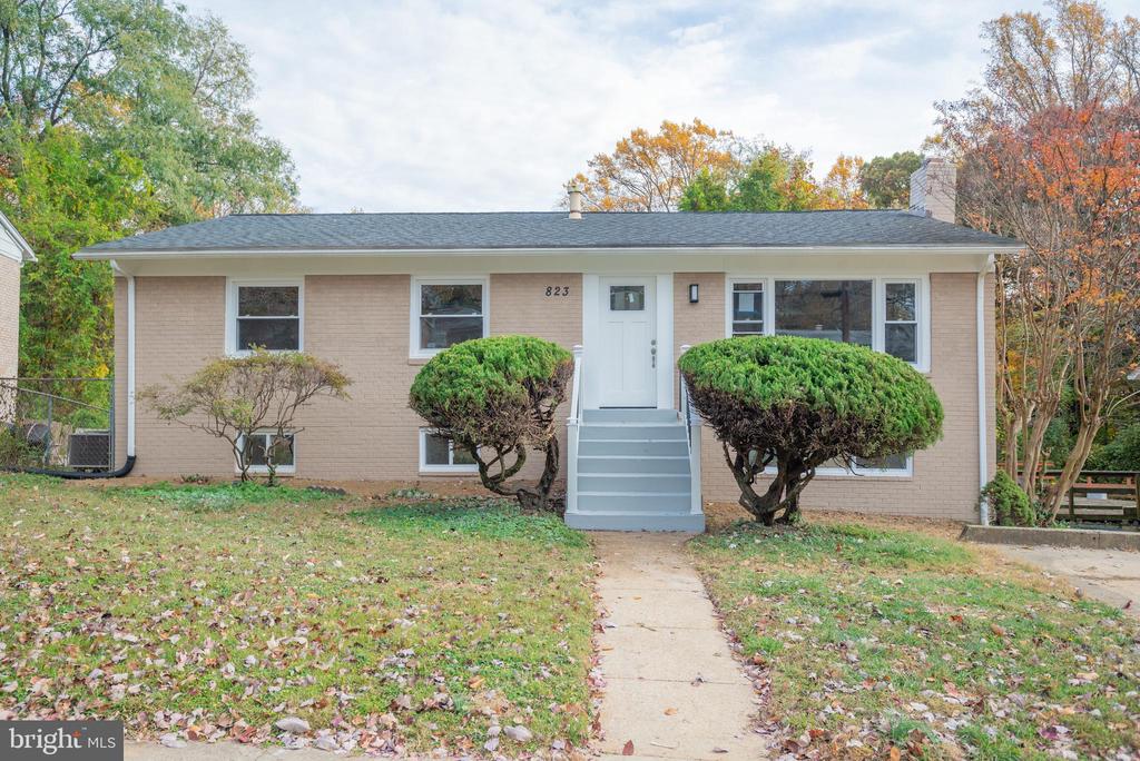823 Malibu Dr
