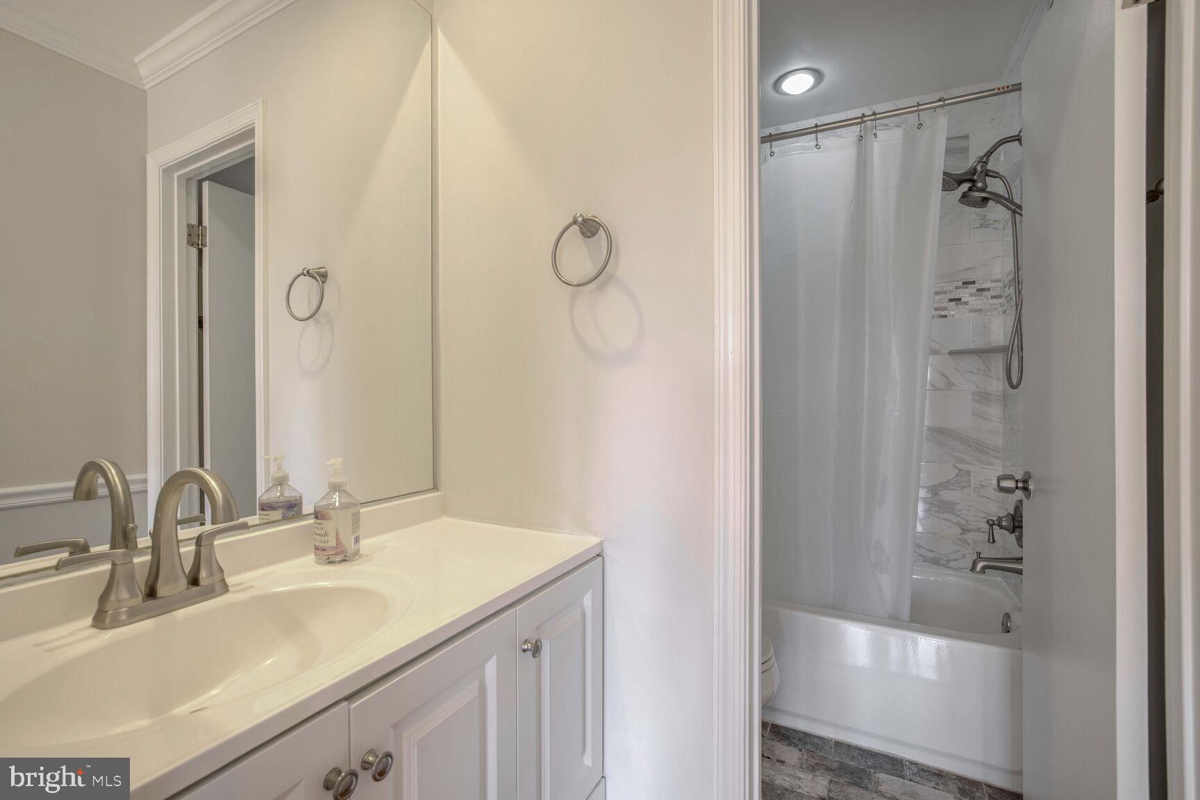 27 Forest Landing Ct