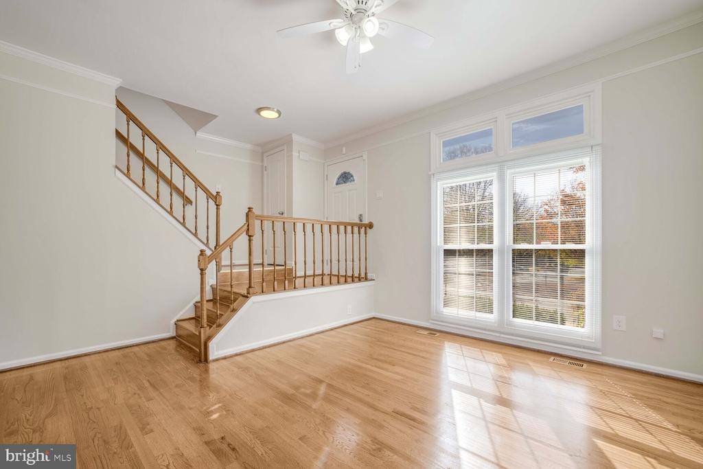27 Forest Landing Ct