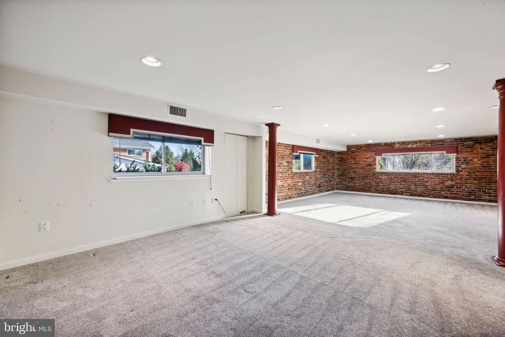 14400 Perrywood Dr